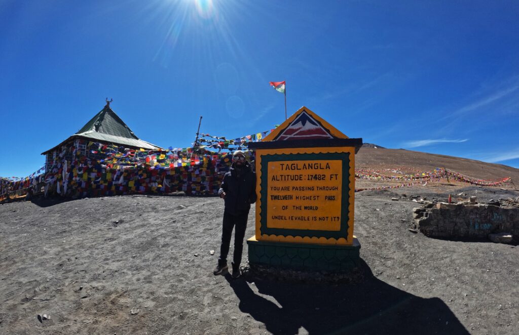 Tanglang La – 5,328 m (17,480 ft)